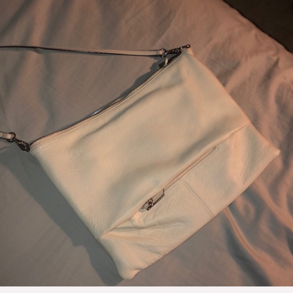 👛EUC Offwhite/White Leather Sanctuary Crossbody